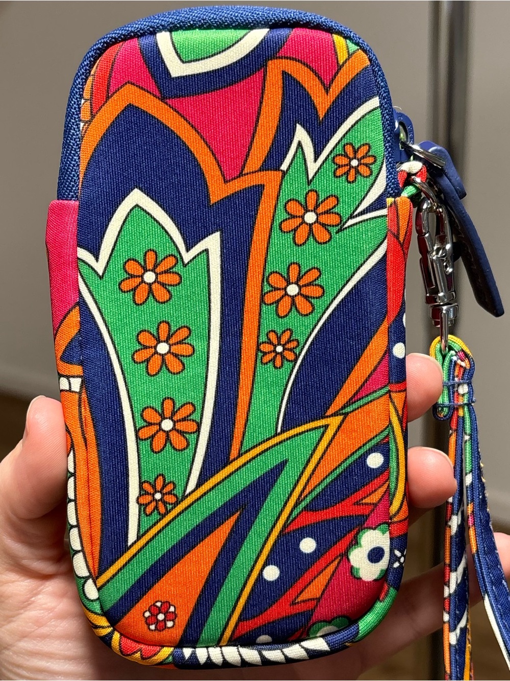 New Vera Bradley Neoprene Tech Wristlet, Venetian Paisley large print